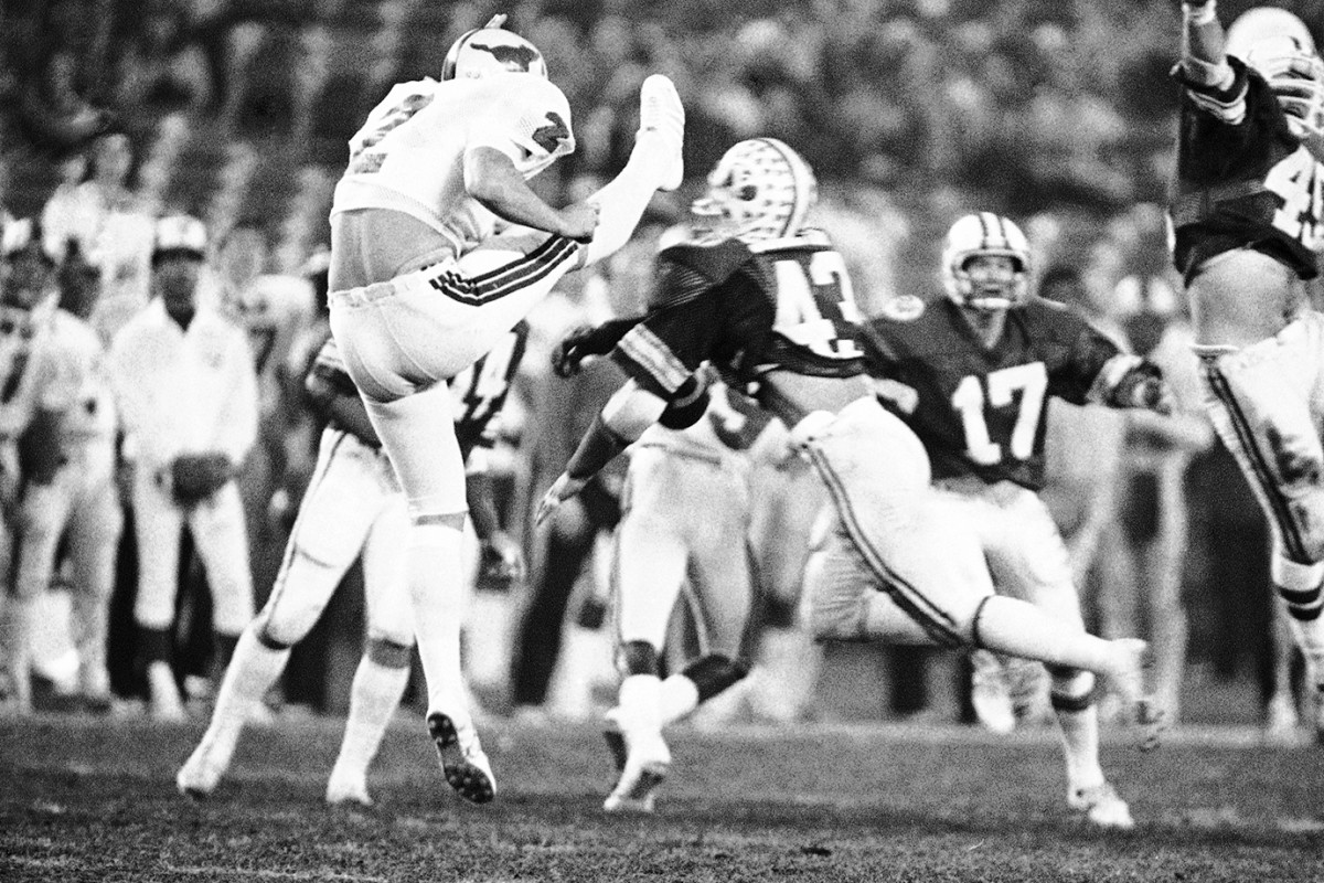 Bill-Schoepflin-holiday-bowl-byu-smu-best-bowl-games.jpg